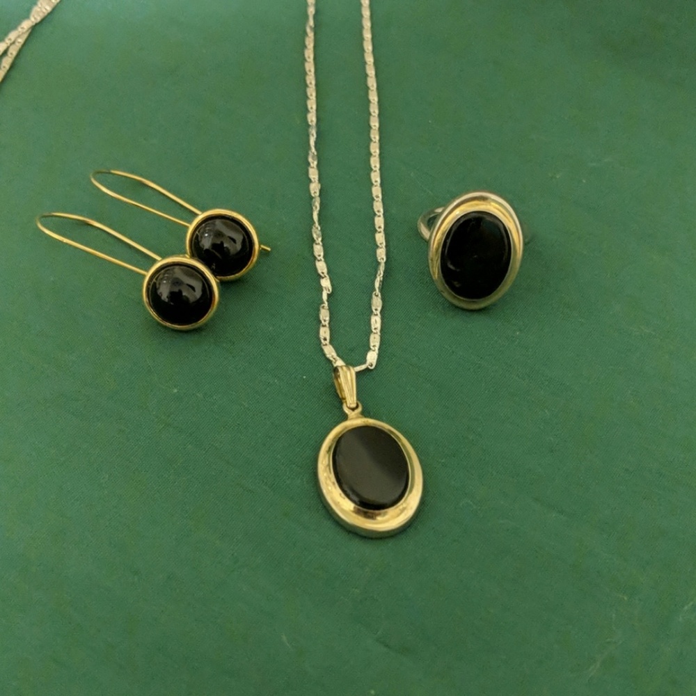 Jewelry - Picture 4 of 8